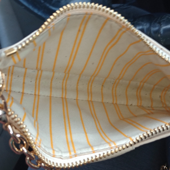 LV EZPOUCH ON STRAP,  LAST CALL !! - Picture 6 of 8